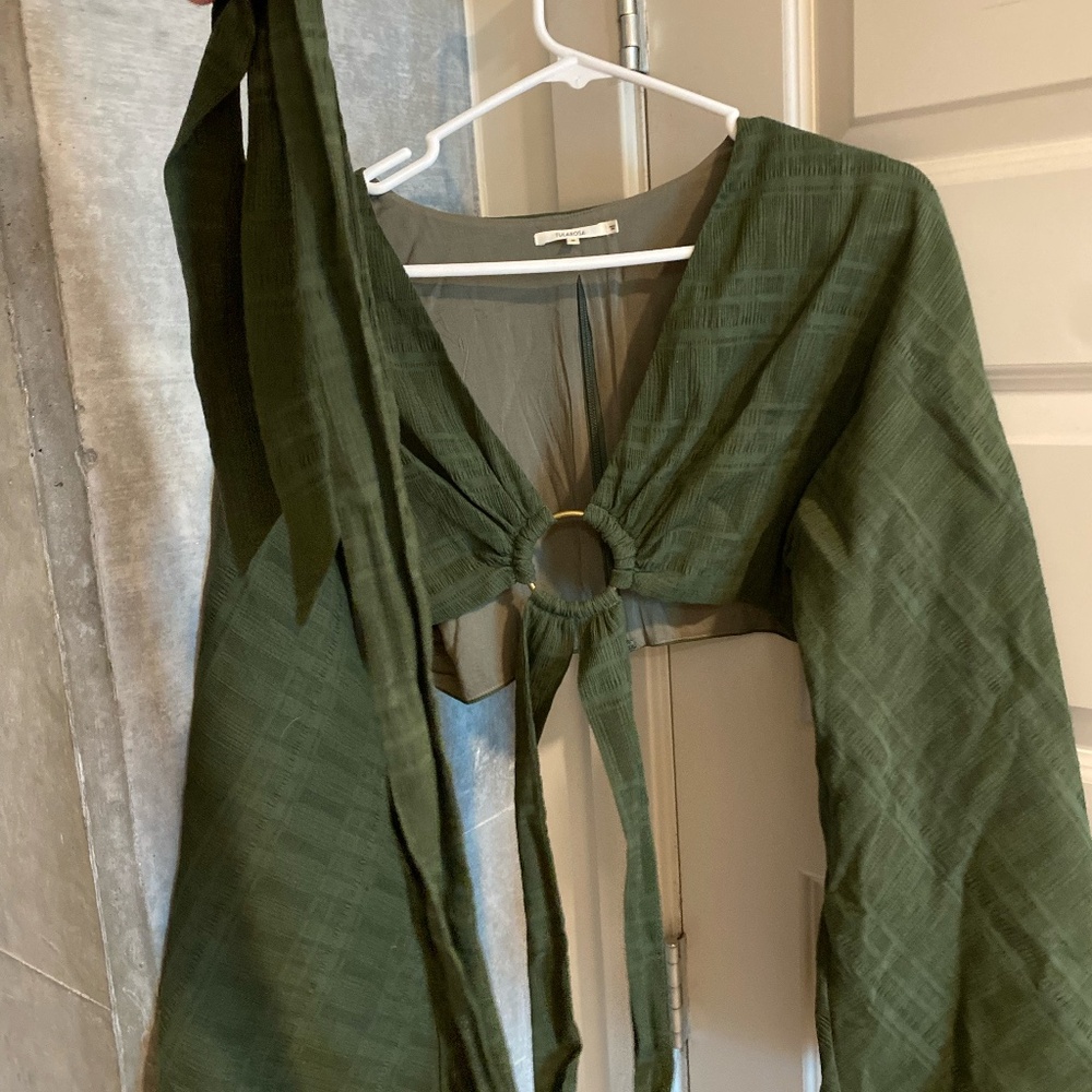 Green Bell Bottom Sleeve Ring Top